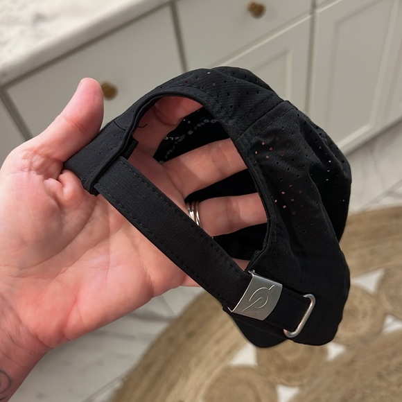 Peleton Ballcap - Picture 4 of 6